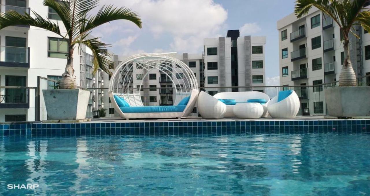 Arcadia Beach Resort Pattaya Bagian luar foto